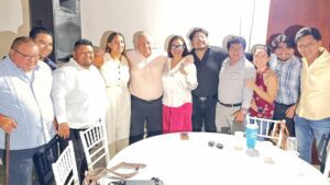 CONVIVE RAFAEL MARÍN CON AMIGOS Y ALLEGADOS